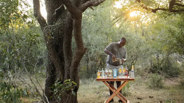 Rhino Ridge Safari Lodge_Sundowners